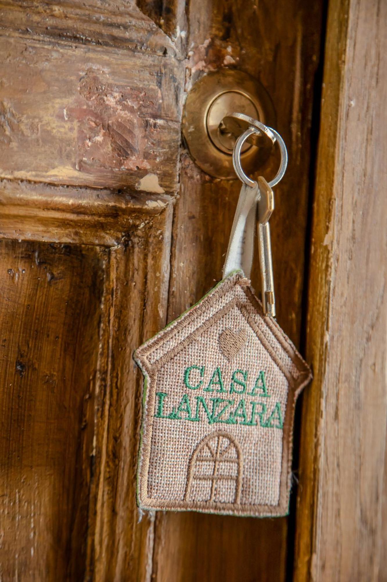 Casa Lanzara Apartment โมราโนคาลาโบร ภายนอก รูปภาพ