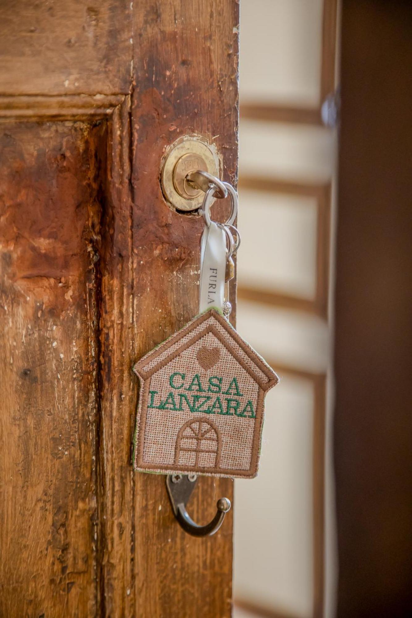 Casa Lanzara Apartment โมราโนคาลาโบร ภายนอก รูปภาพ